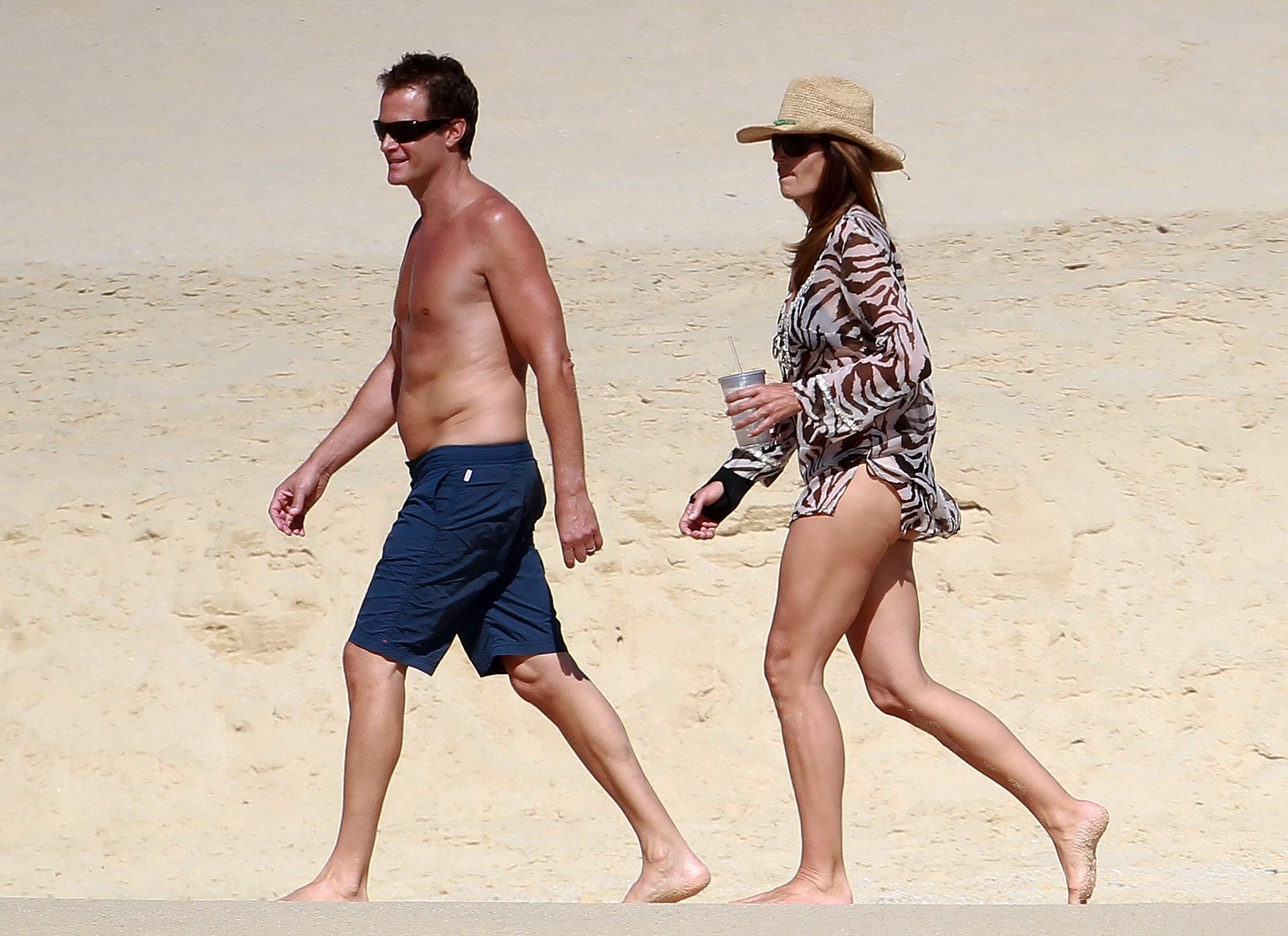 Cindy Crawford indossa un abito da spiaggia trasparente in bikini in Messico
 #75277495