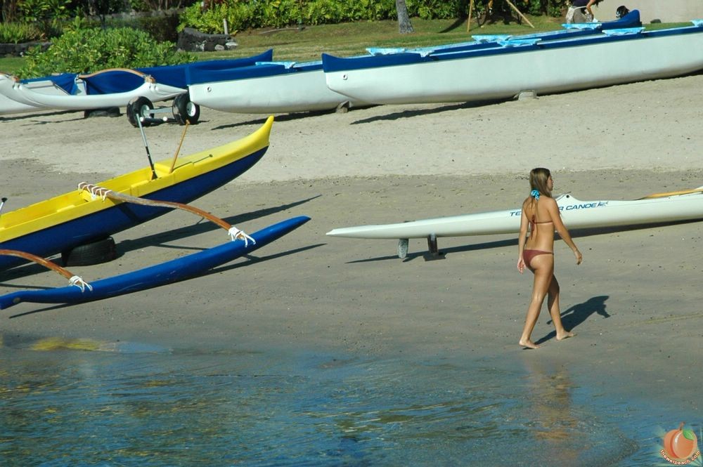 Ragazze della spiaggia hawaiana
 #72721168