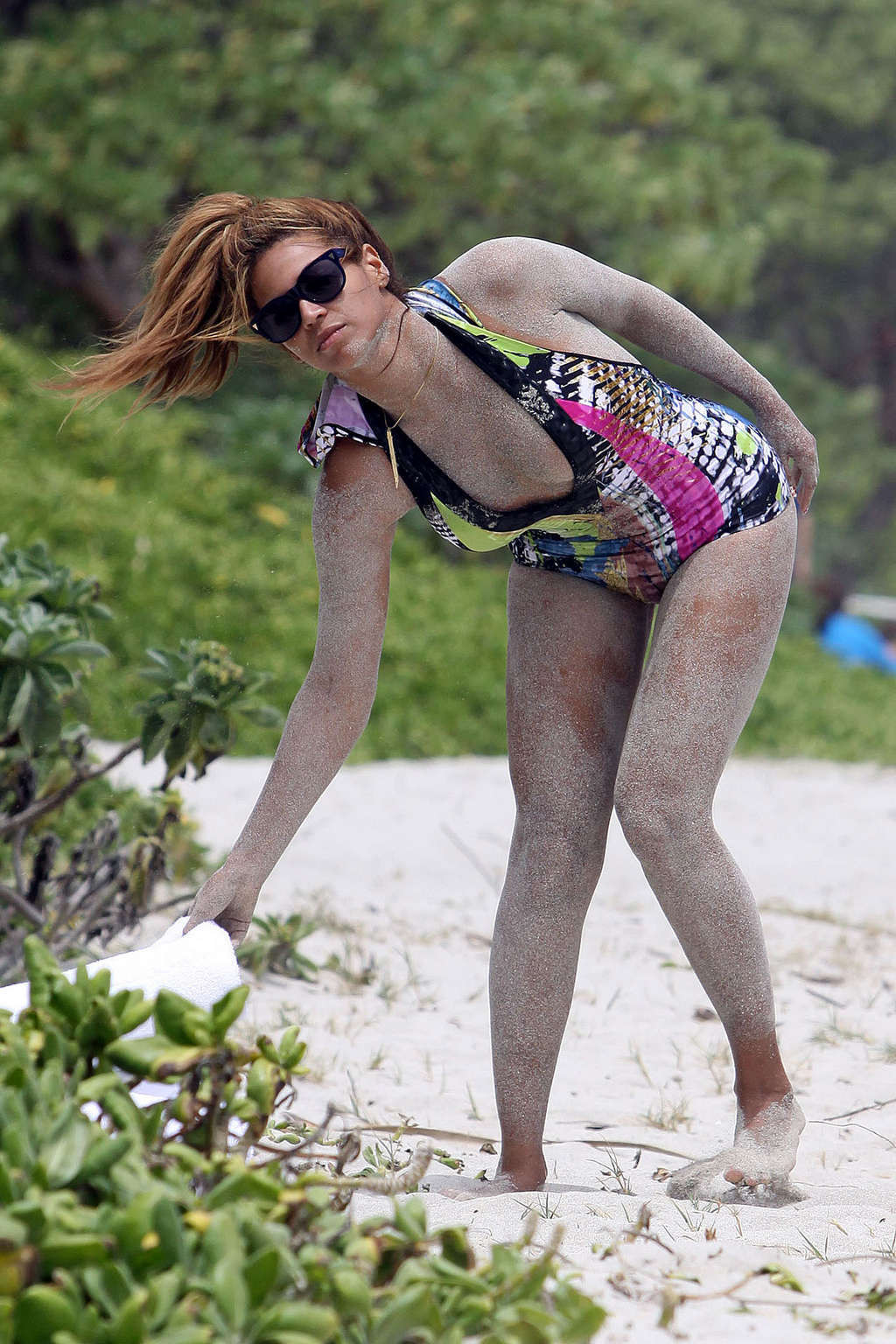 Beyonce Knowles Nippel Slip am Strand Paparazzi schießt und in Strümpfen
 #75351259