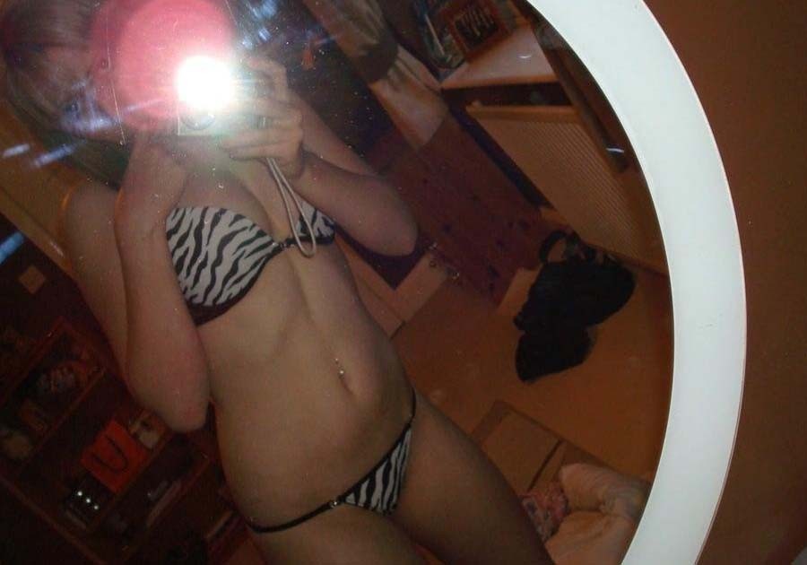 Amateur babe camwhoring
 #68301199