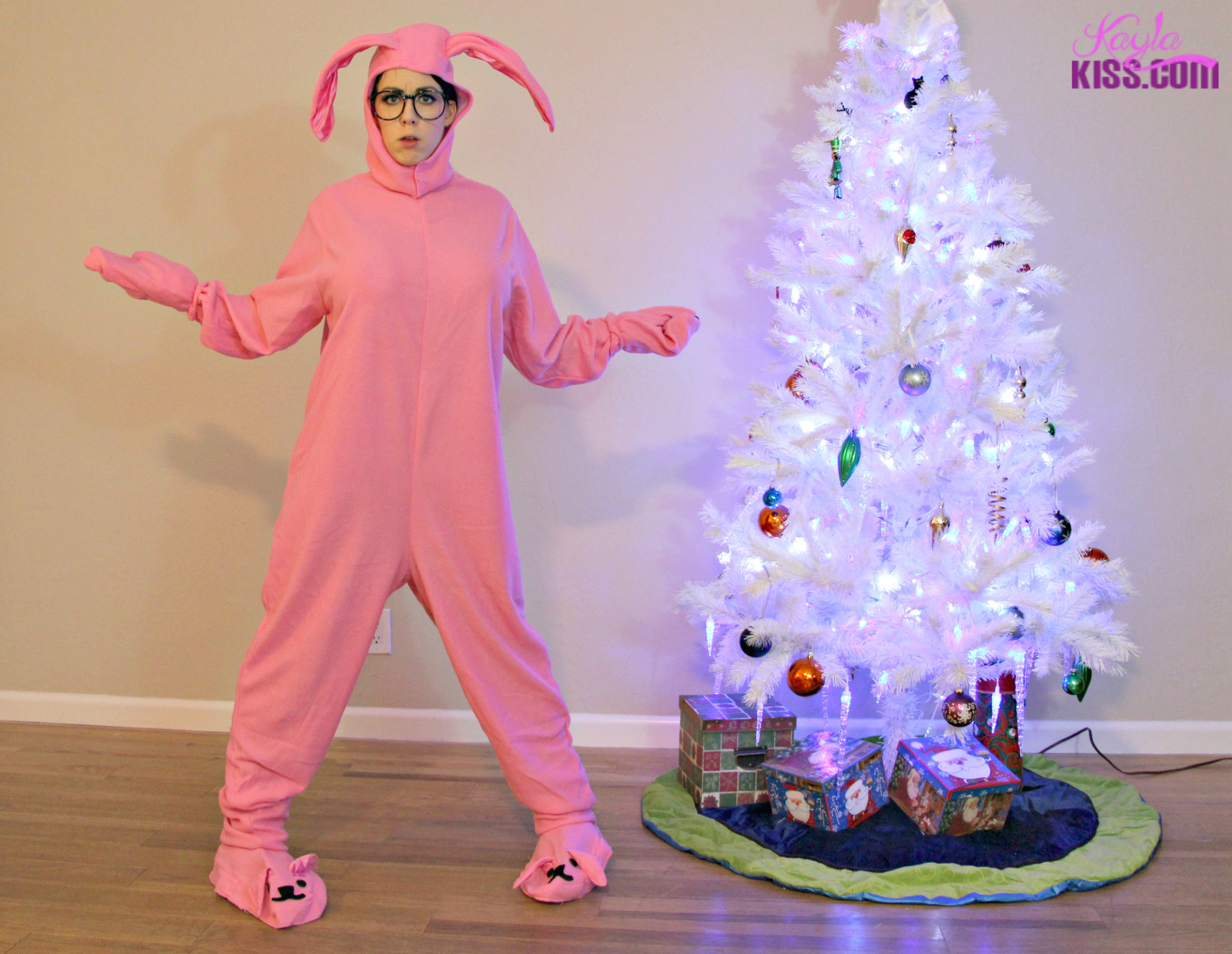 Kayla recibió un pijama para Navidad
 #72388523