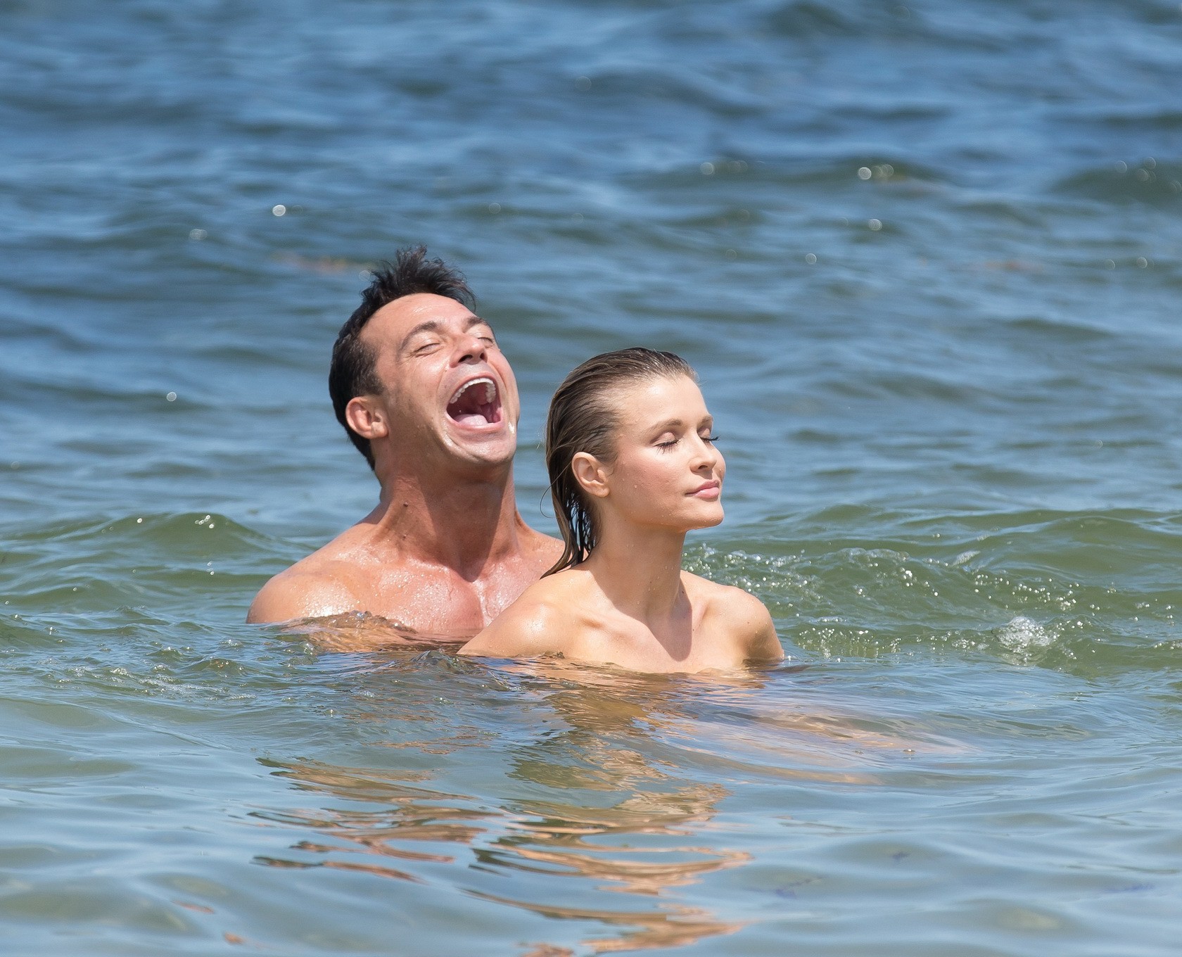 Joanna Krupa beccata in topless e scopata dura in spiaggia a miami
 #75161647