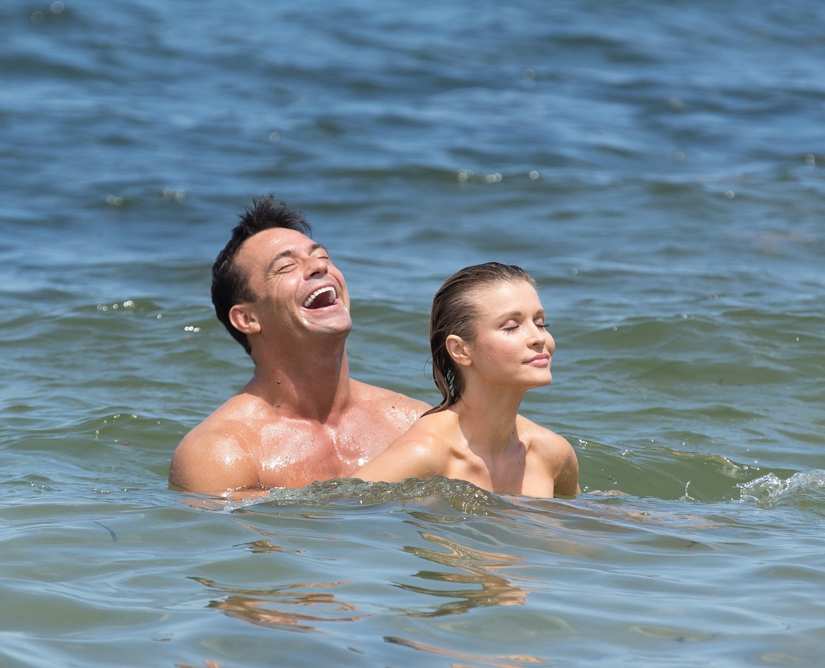 Joanna Krupa beccata in topless e scopata dura in spiaggia a miami
 #75161654