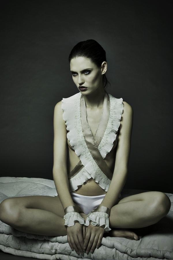 La modelo italiana bianca balti mostrando su cuerpo perfecto
 #71188643