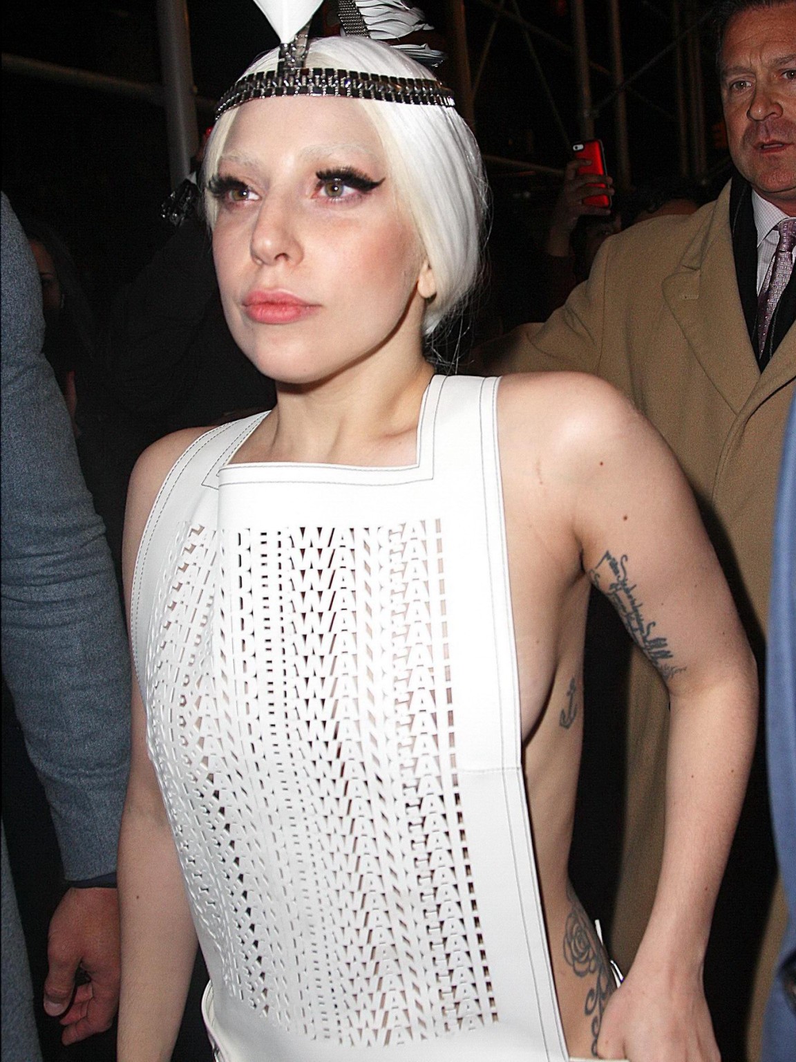 Lady Gaga zeigt ihre Brüste in einem durchsichtigen Lederkleid bei der Ankunft zum
 #75204143