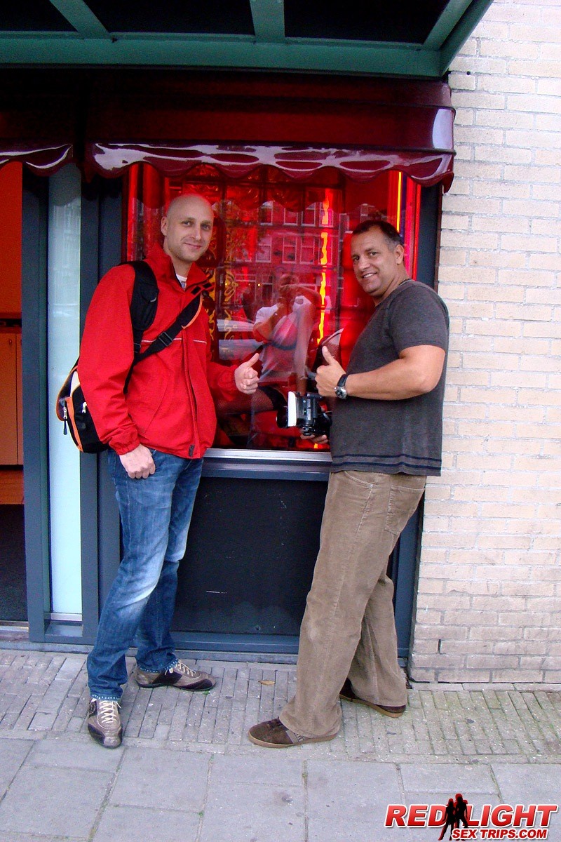 ドイツ人男性が美しいブロンドのアムステルダム娼婦をファックする
 #69195178