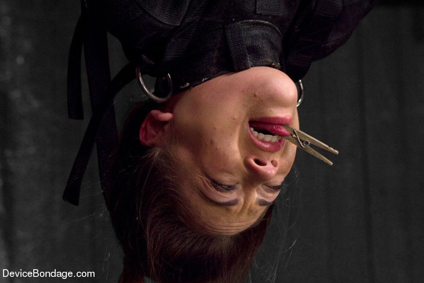 Die zierliche Kristina wird gequält, gestopft und grausam in den Arsch gefickt!!!
 #71956199