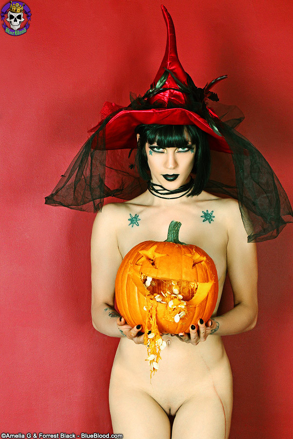 Goth Babe Asphyxia Noir Carves a Pumpkin Naked #71040305