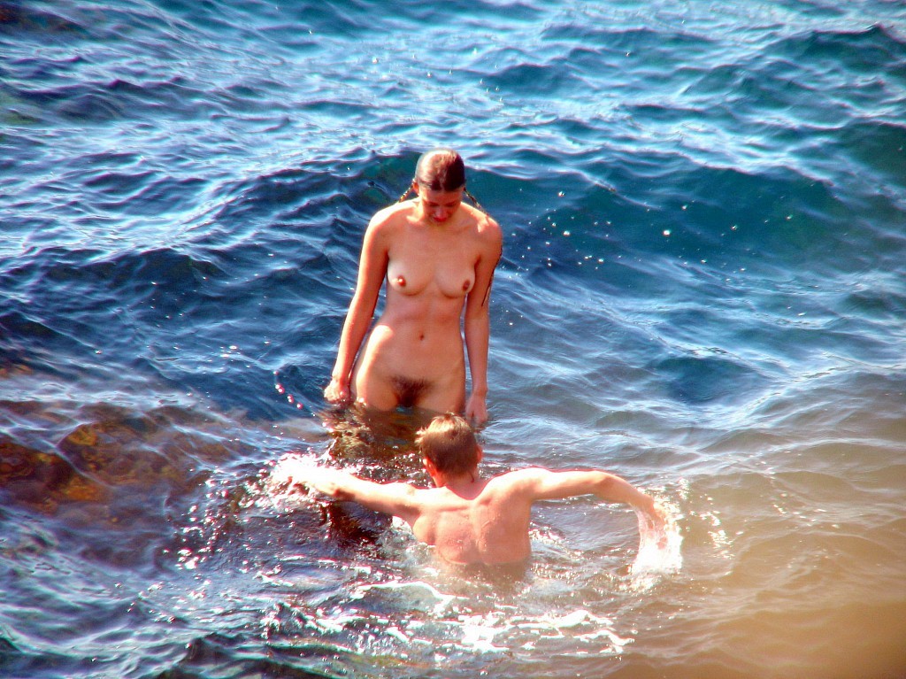 Foto reali di spiaggia voyeur di nudisti
 #67310523