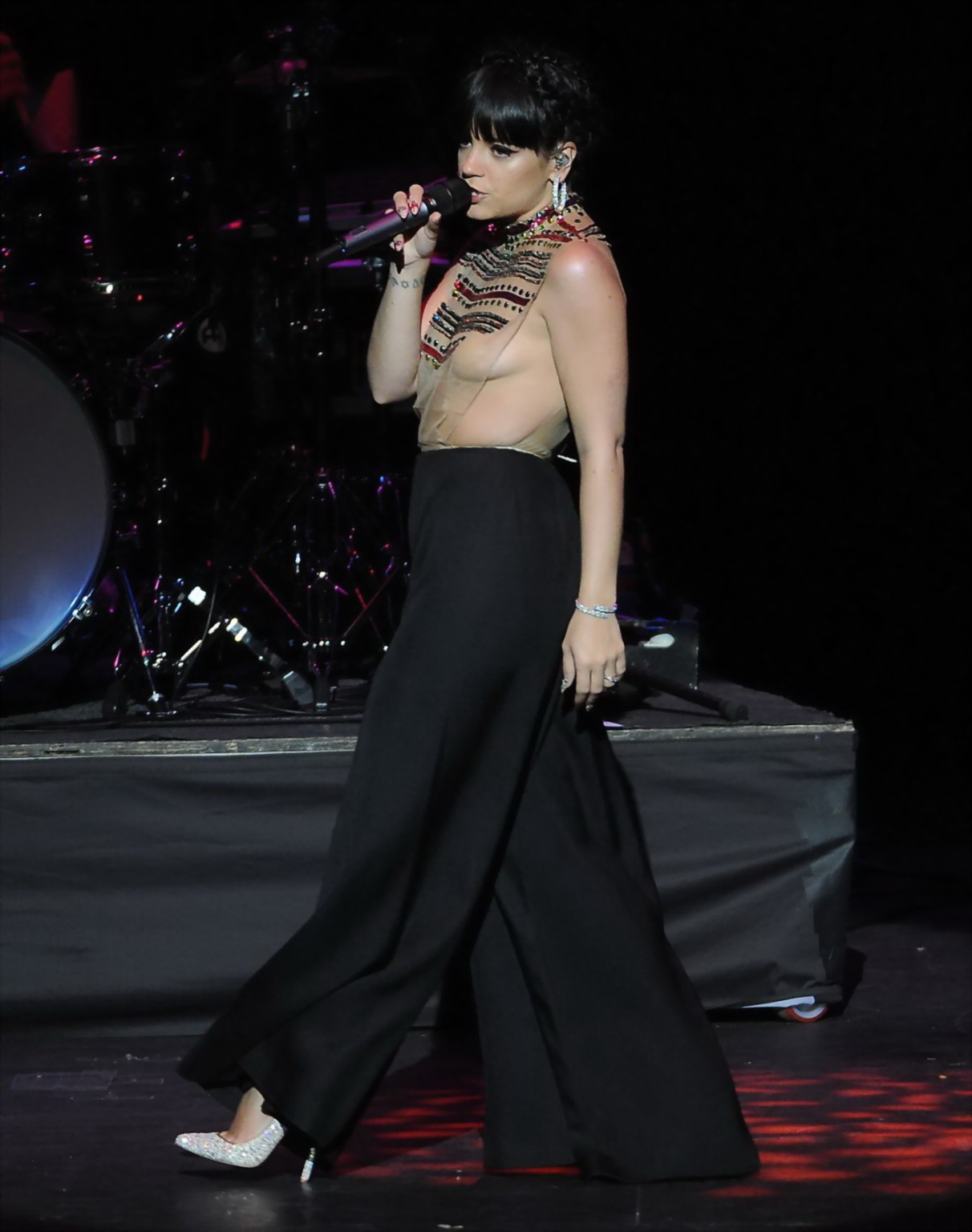 Lily Allen seethru flashing her boobs on the stage #75200185