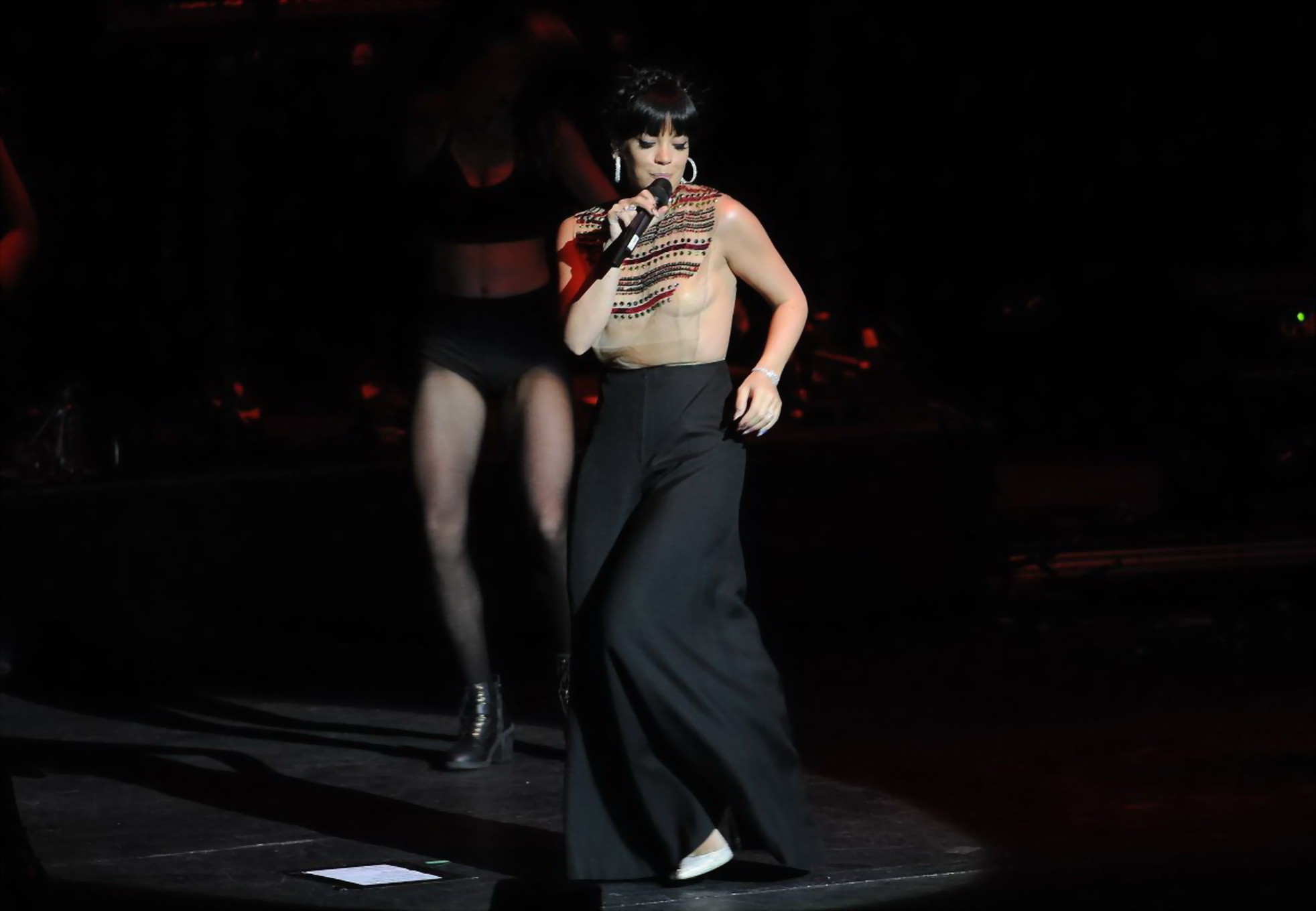 Lily Allen seethru flashing her boobs on the stage #75200209