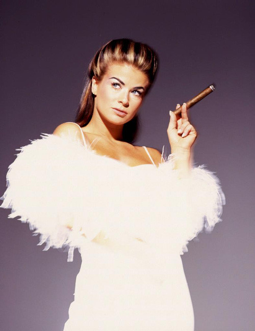 Celebrity-Model Carmen Electra zeigt sexy Arsch und Titten
 #75412049