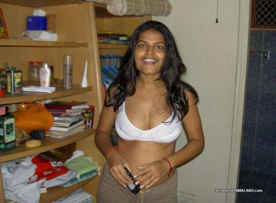 ワイルドなインド人ガールフレンドの露出と裸
 #67194974