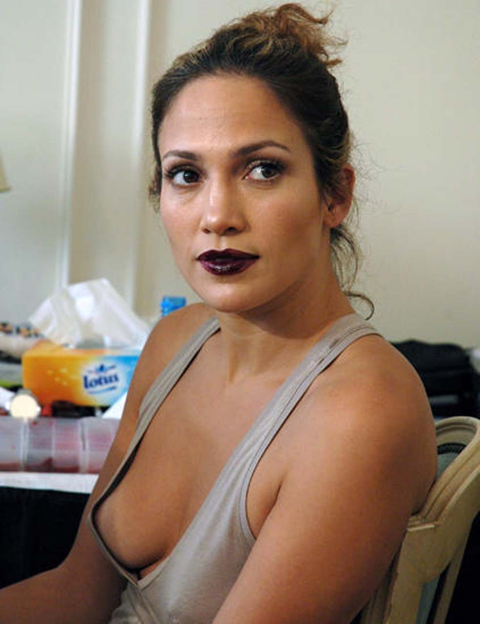 Jennifer Lopez en bottes "fuck me" et cache-tétons sur scène
 #75321353