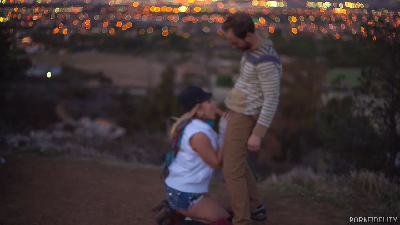 Aj applegate bekommt ihre Löcher gefüllt
 #73527285