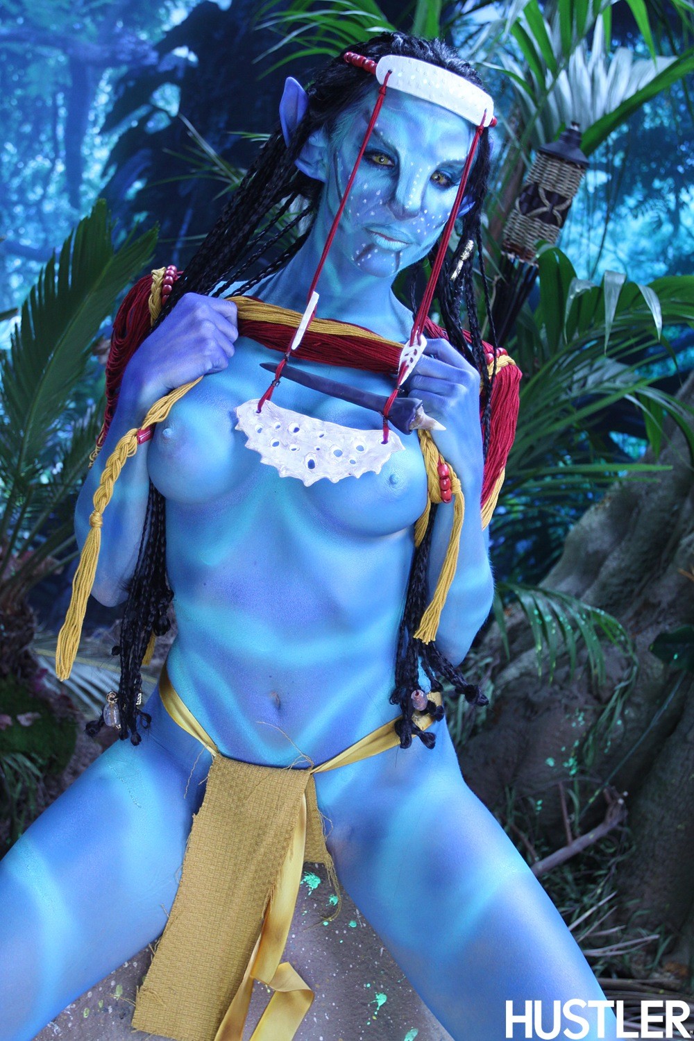 Full figured alien Chanel Preston stripping and showing off alien tits #71077897