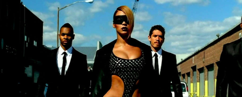 Beyonce knowles looking sehr sexy und leggy in video spot
 #75353812