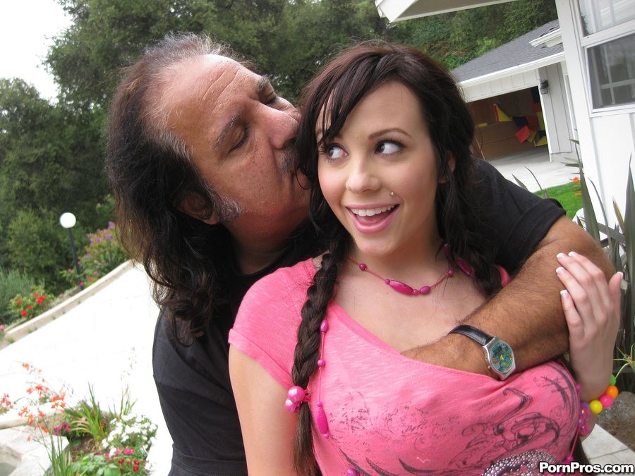 Lindy Lane fucked by the one and only Ron Jeremy #74755697