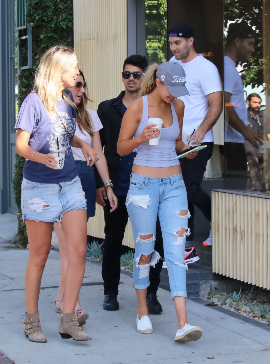 Busty Gigi Hadid in tank top and jeans out for a coffee #75154407