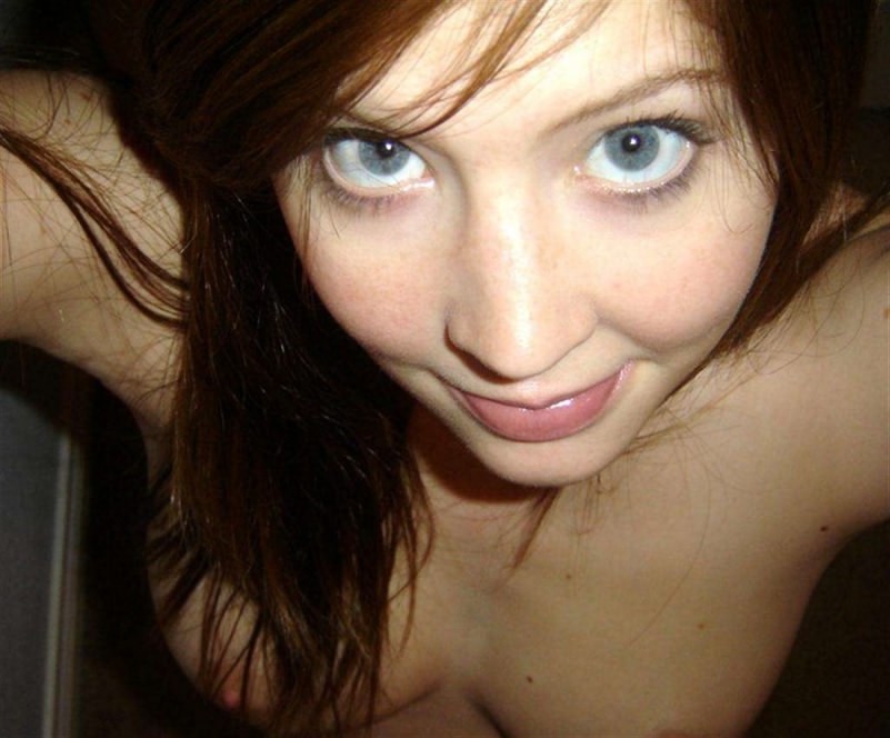 Viele heißeste Amateur-Teens und -Babes posieren vor der Kamera
 #79405908