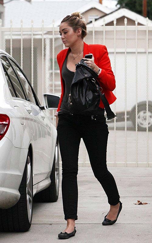 Miley Cyrus sexy ass and huge cleavage paparazzi photos #75282488