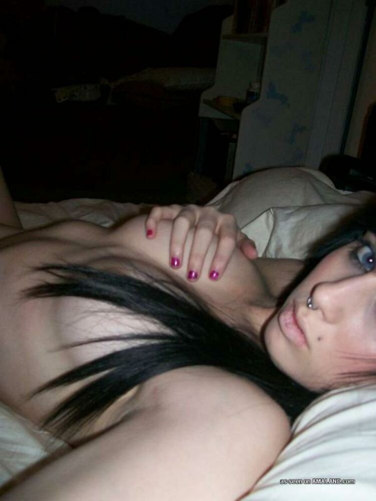 Emo and goth gfs posing and selfshot pics 14 #67739534