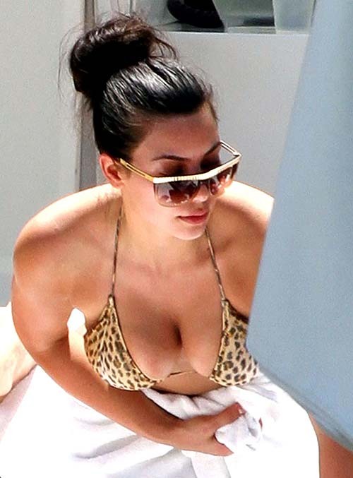 Kim Kardashian exposing sexy body and huge boobs #75262295