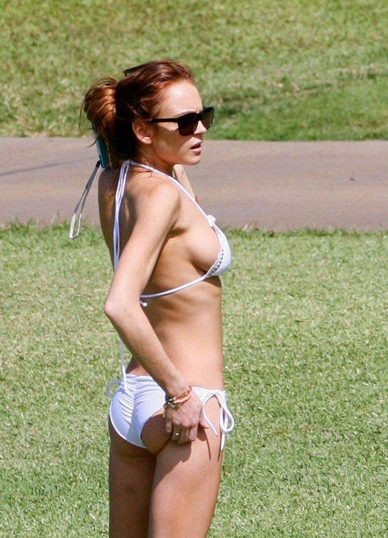 Lindsay Lohan seriously hot boobs in sexy bikini #75393789