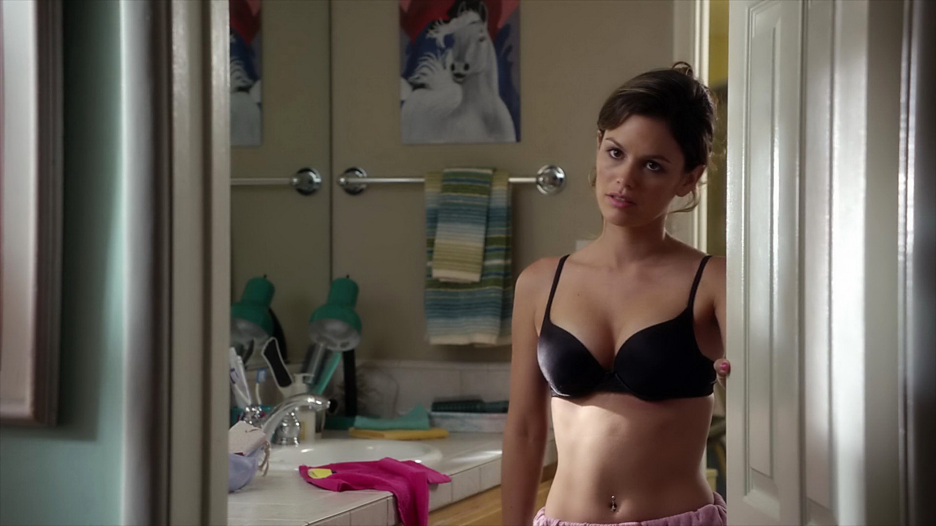 Rachel Bilson che indossa la lingerie nera striminzita al set della to do list
 #75213909