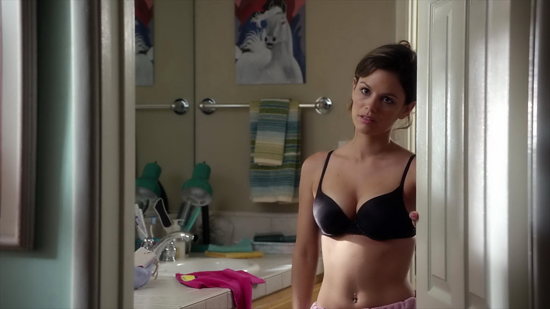 Rachel Bilson che indossa la lingerie nera striminzita al set della to do list
 #75213913