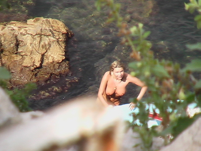 Guys can't cease gawking at this wonderful nude babe #72252309