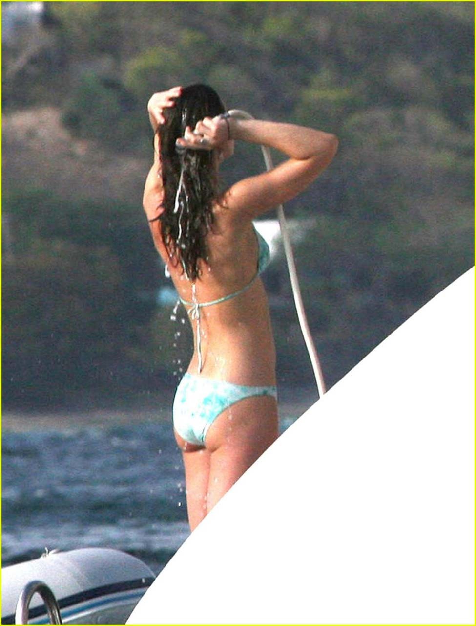 Kate Middleton exposing her fucking sexy body and hot ass in white bikini #75304937