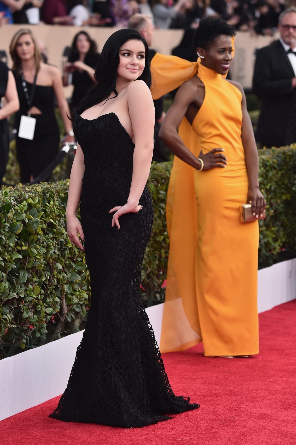 Ariel winter tetona y con el trasero en un vestido ajustado sin tirantes
 #75146791