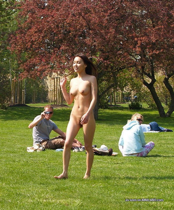 Eighteen year old Asian girlfriend takes a naked walk in public #68470404