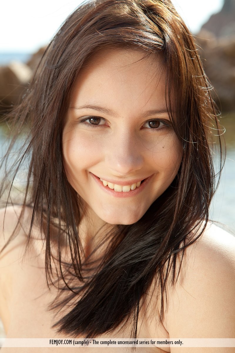 Pleased erotic teen poser Rosalin on the beach front #72252256