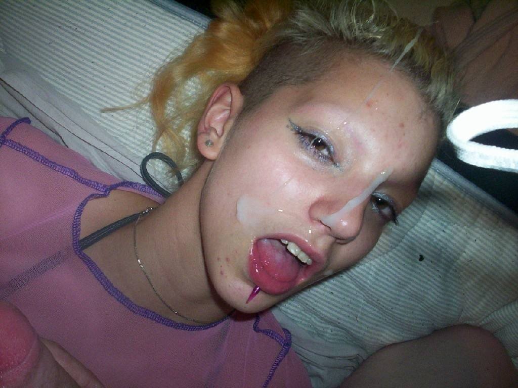 Photos de nanas coquines qui aiment le sperme sur leur visage
 #75707478