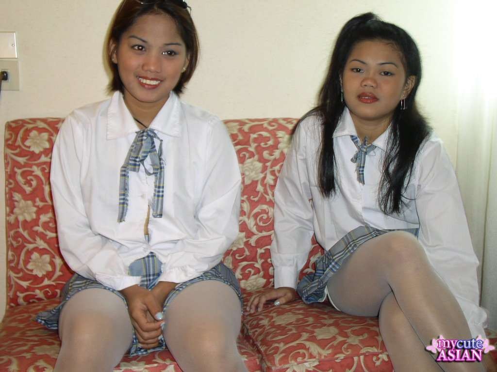 Due lesbiche asiatiche che si sditalinano le fighe bagnate
 #69962888