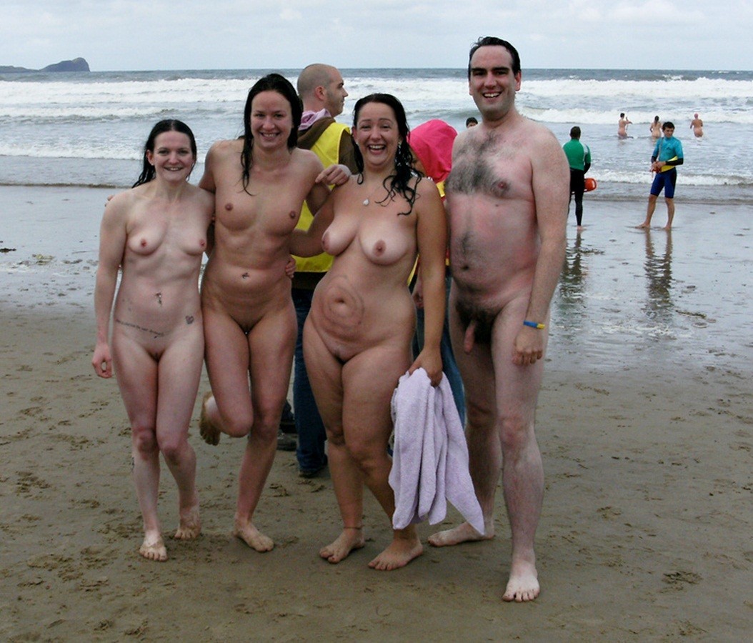 Amateur friends give a show with their love of nudism #72242713