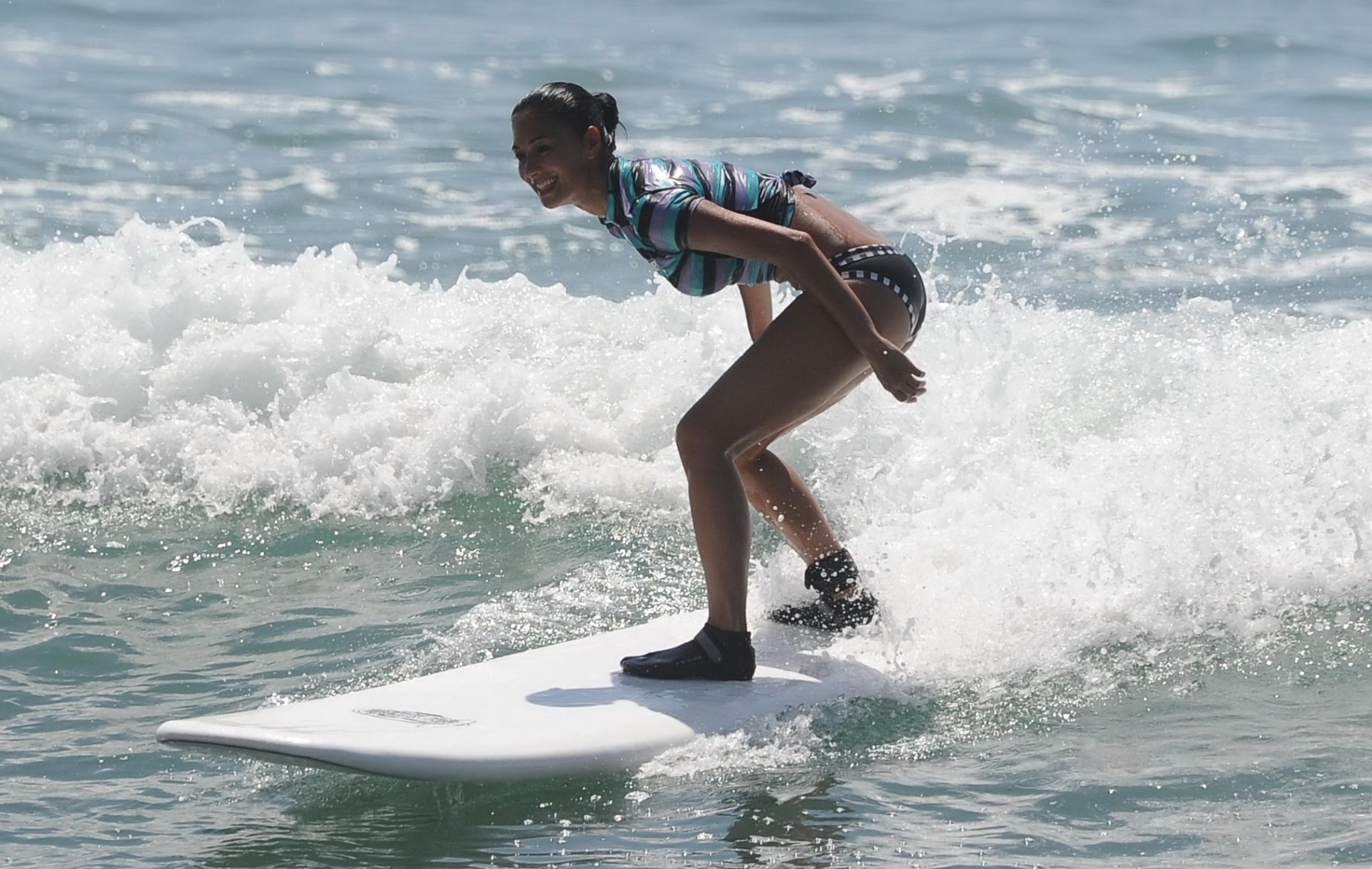 Nicole scherzinger en bikini à l'événement de surf oakley "learn to ride".
 #75258063