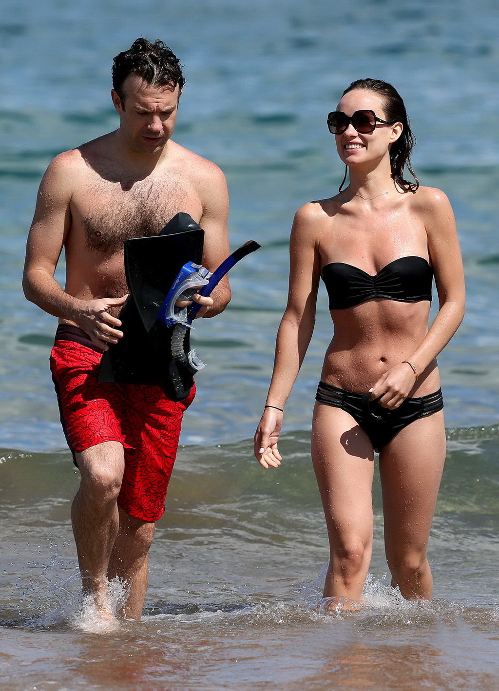 Olivia Wilde così caldo indossando bikini nero tubo mentre paddleboarding in Hawaii
 #75230942