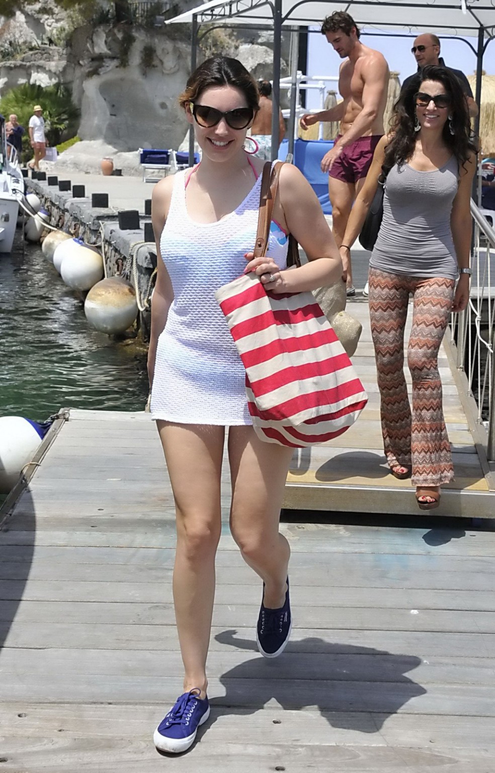 Kelly brook en bikini transparent lors d'une promenade en bateau en italie
 #75257519