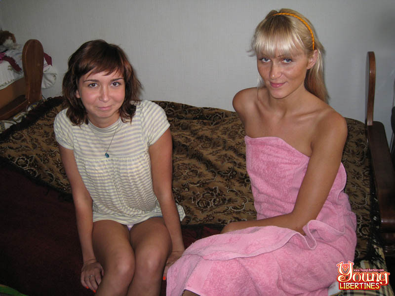 A couple of amateur girls get satisfaction together
