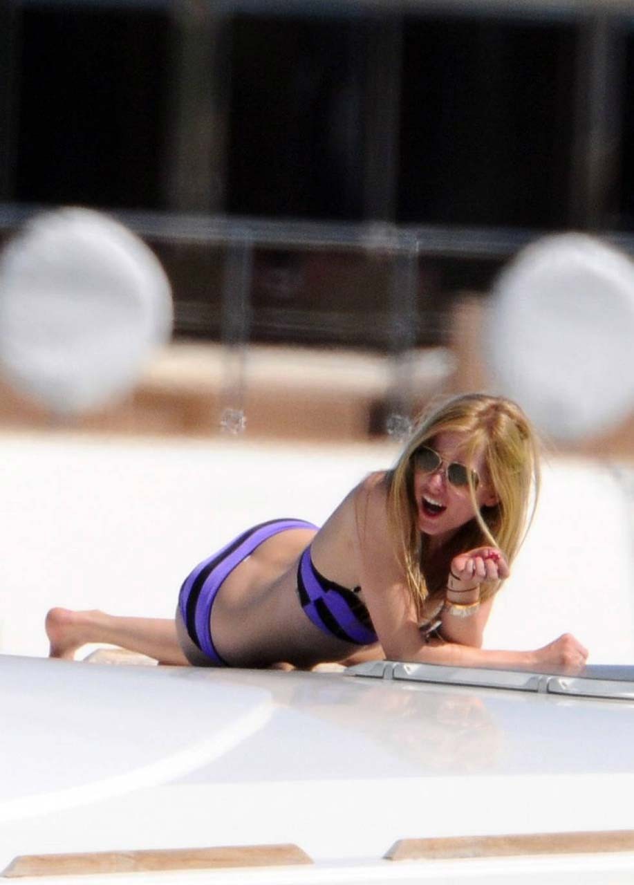 Avril Lavigne enjoying on yacht and exposing fucking sexy bikini body #75298484