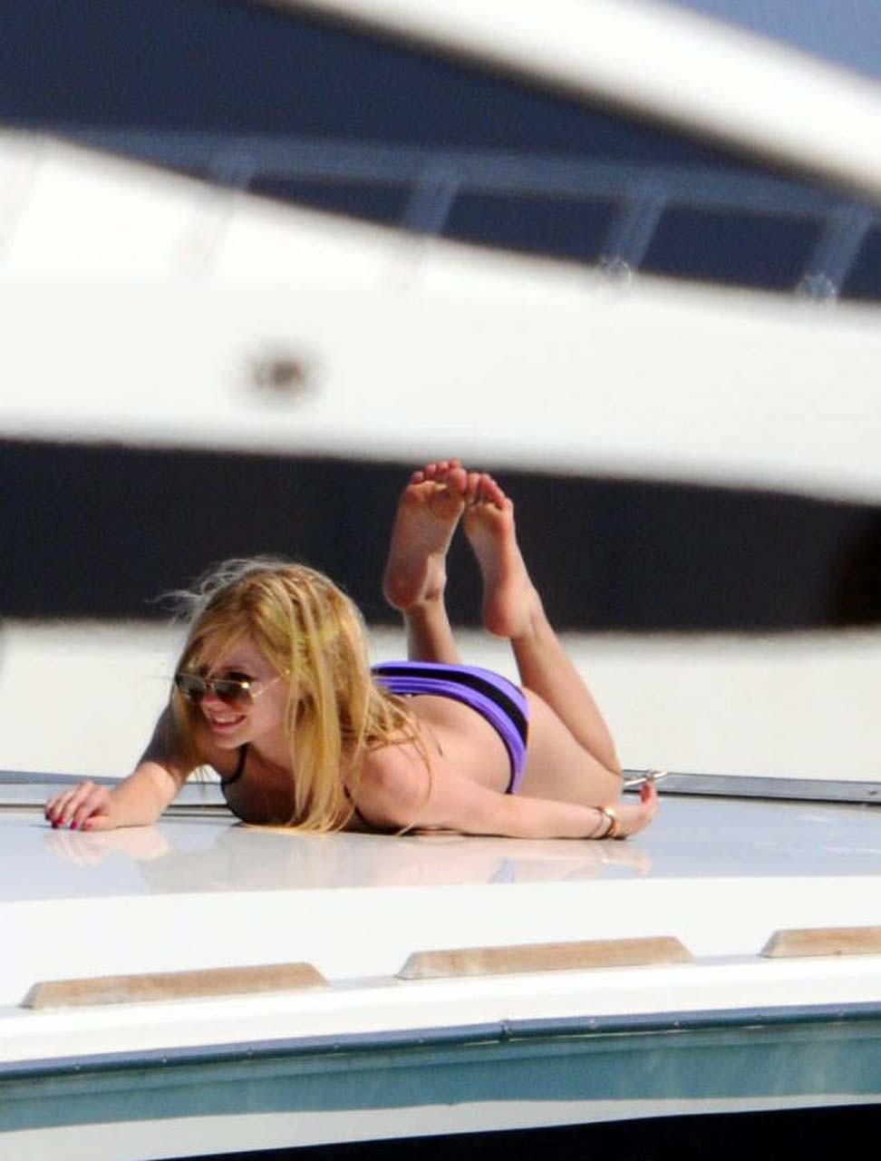 Avril Lavigne enjoying on yacht and exposing fucking sexy bikini body #75298498