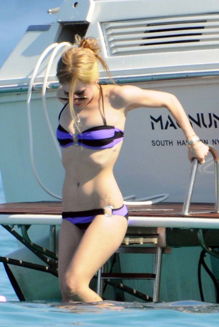 Avril Lavigne enjoying on yacht and exposing fucking sexy bikini body #75298503