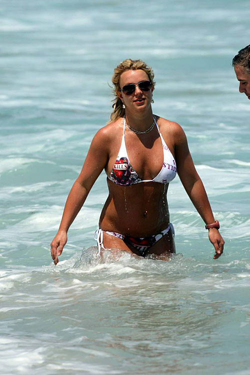 Britney Spears enjoy the pool in bikini and showes tattoo above ass #75377705
