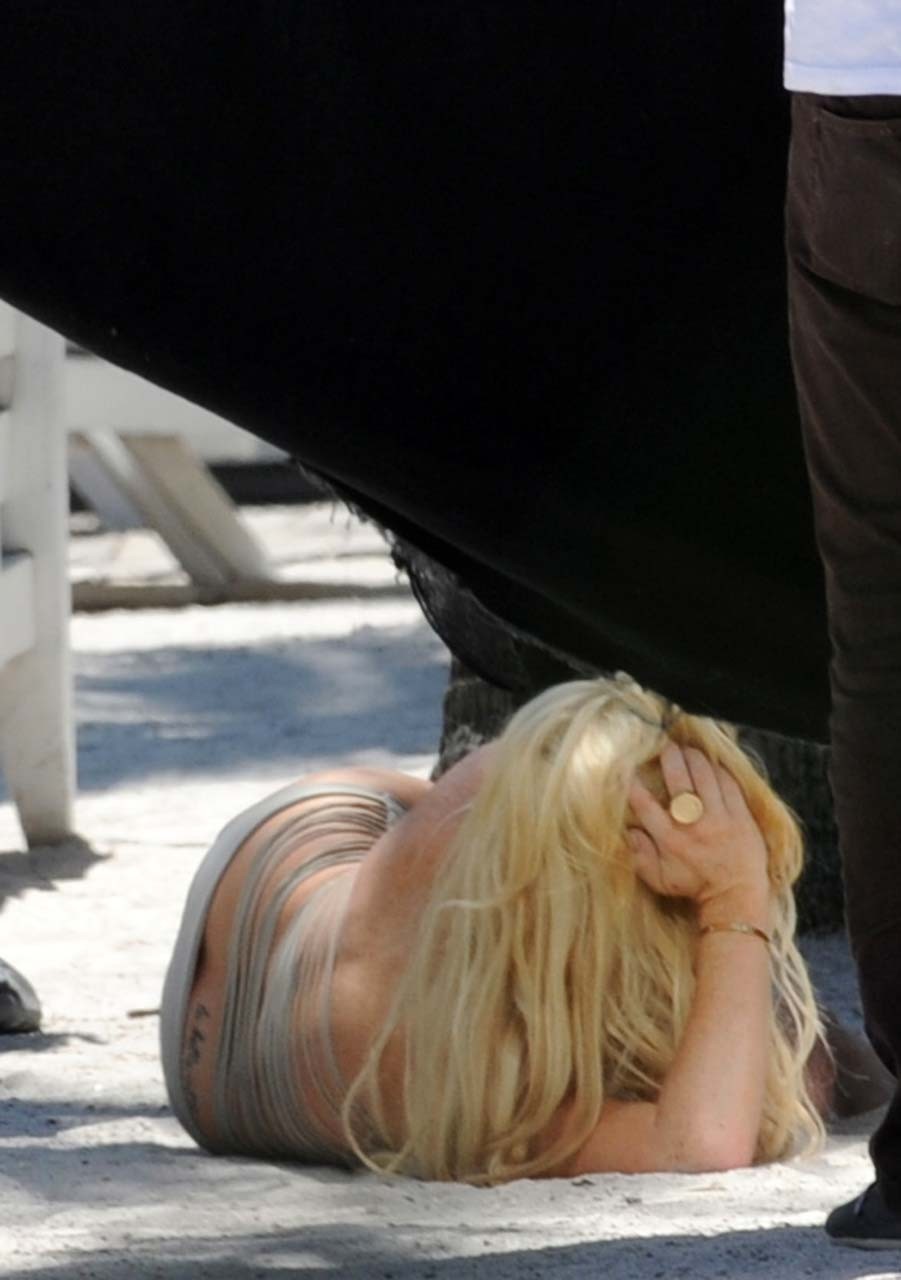 Lindsay Lohan very sexy and hot boob slip and upskirt paparazzi photos #70315567