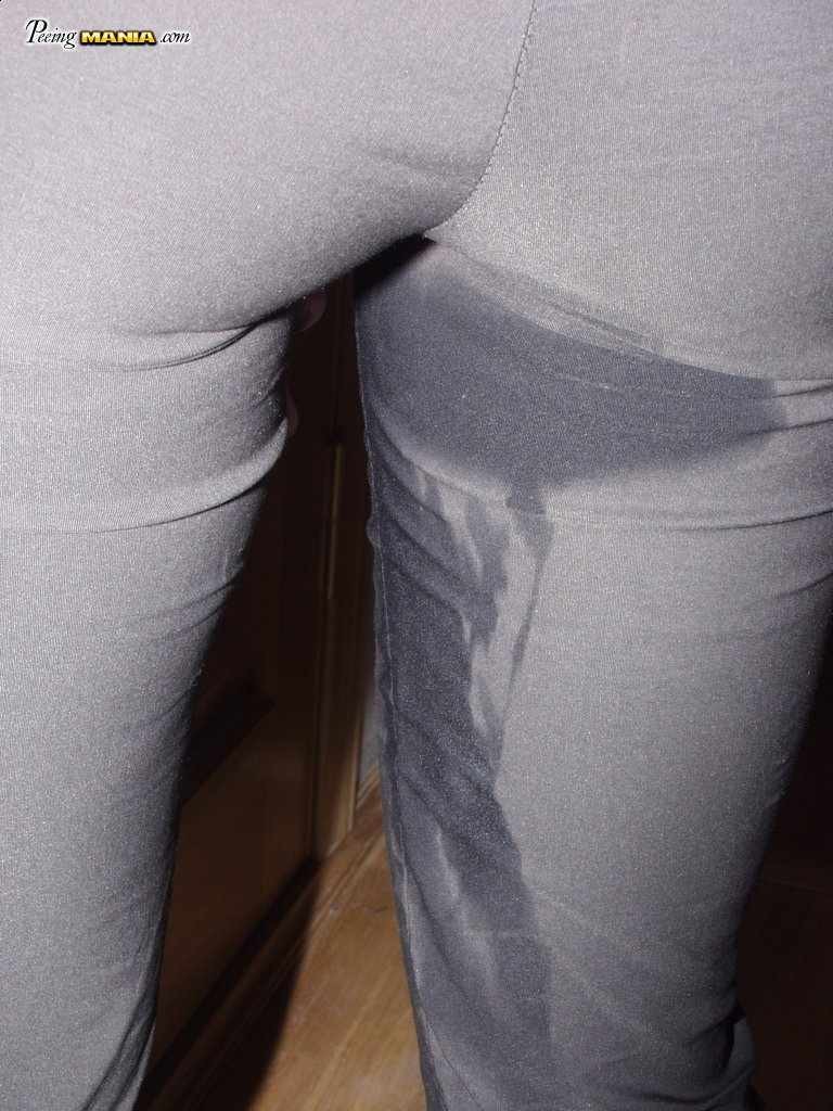 Drunk whore pees in her pants #76586196