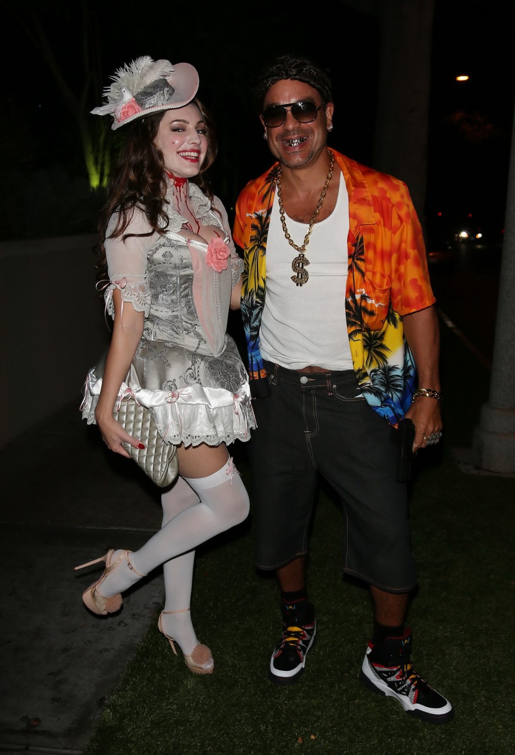 Kelly Brook busty che indossa un costume slutty per la festa di halloween di casamigos in 
 #75214747