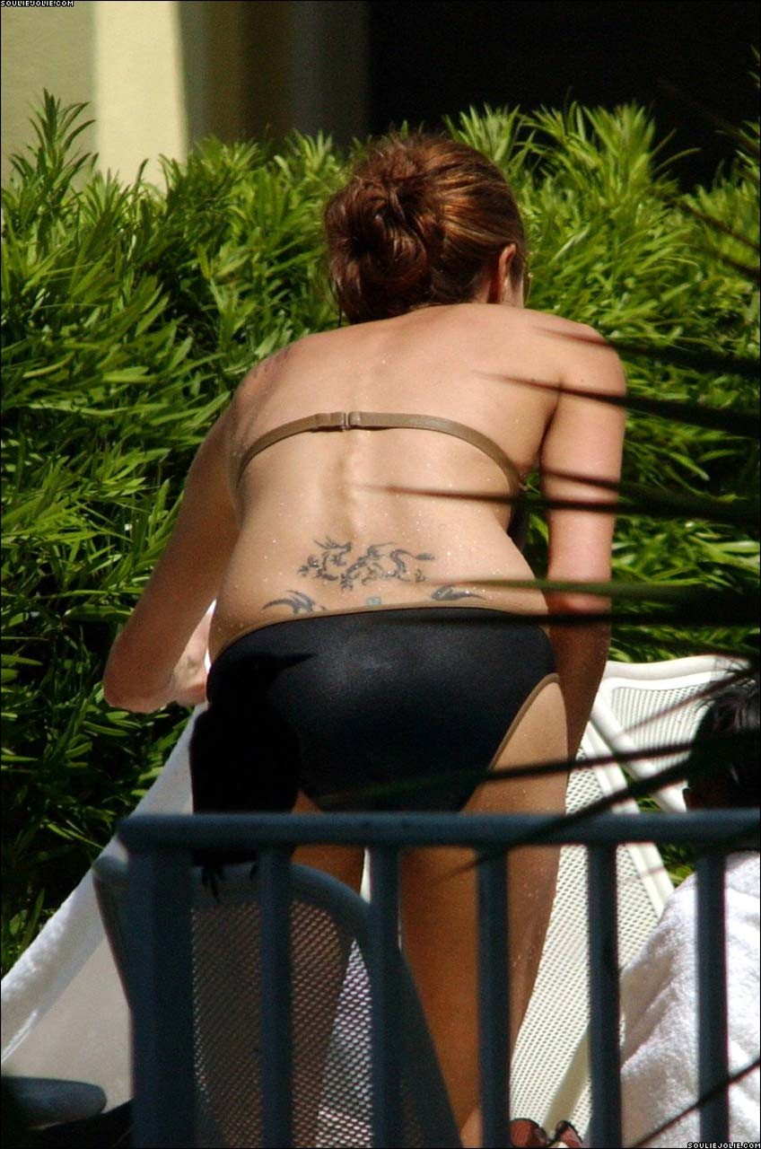 Angelina Jolie get fucking very hard and exposing her huge boobs #75306814